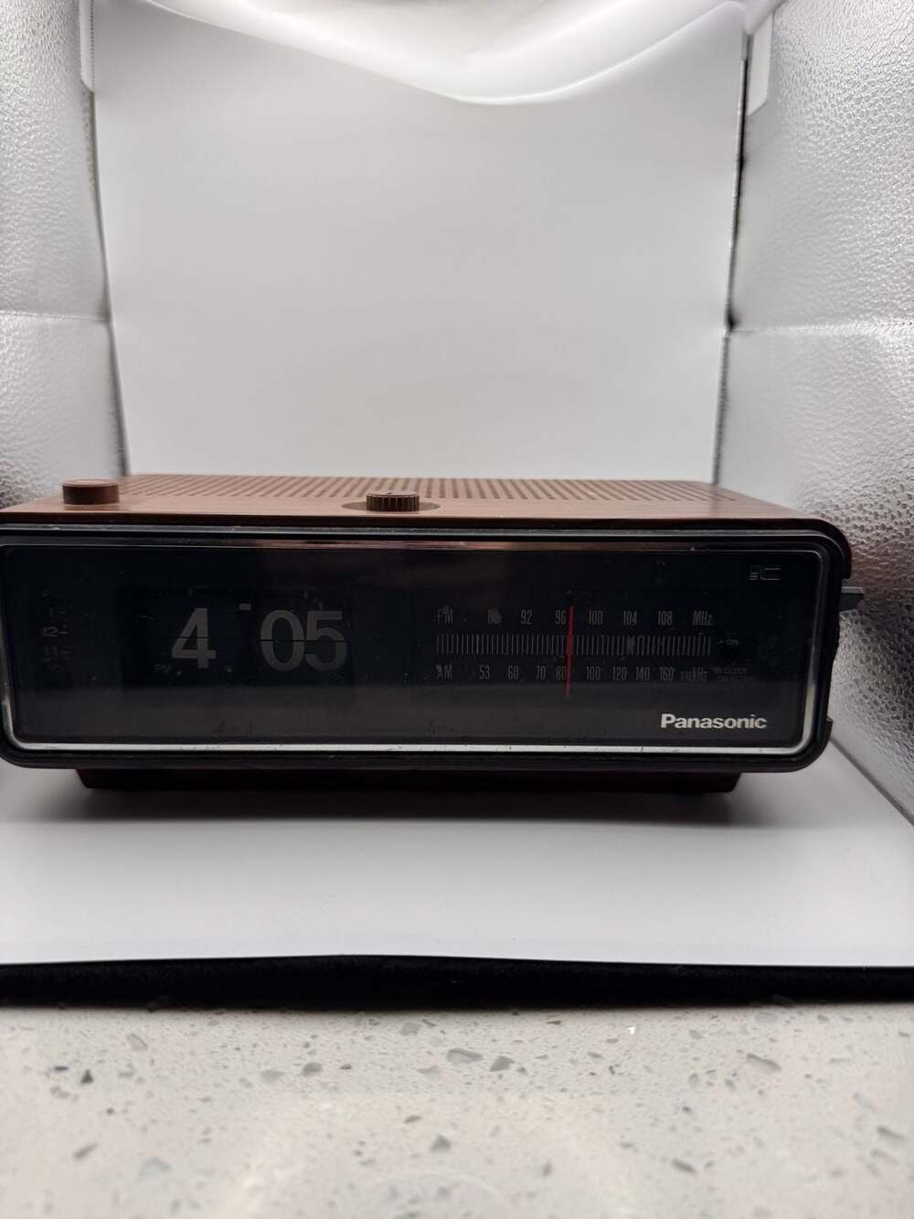 Vintage Panasonic RC-6253 AM/FM Flip Number Alarm Clock Radio Wood Grain